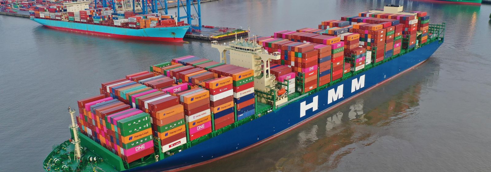 20221012 Containerverkeer in Hamburg